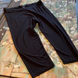 White House Black Market Cropped leggings